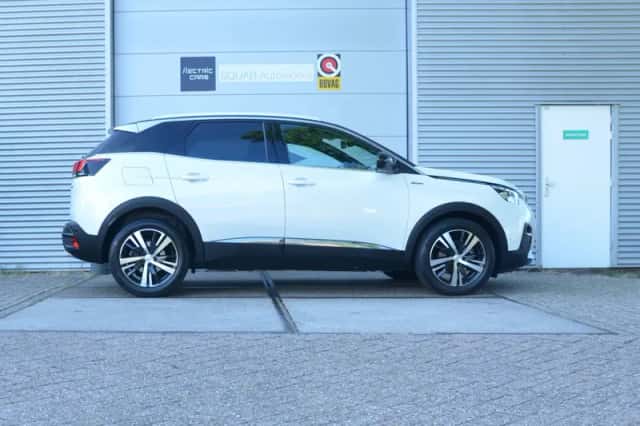 Peugeot 3008 (2019) thumbnail 6