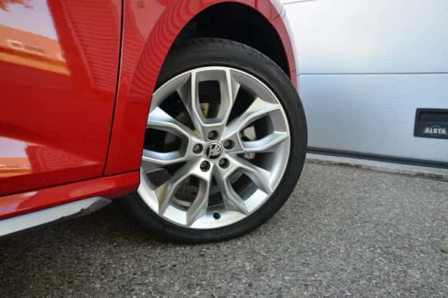 Škoda Kamiq (2019) thumbnail 6