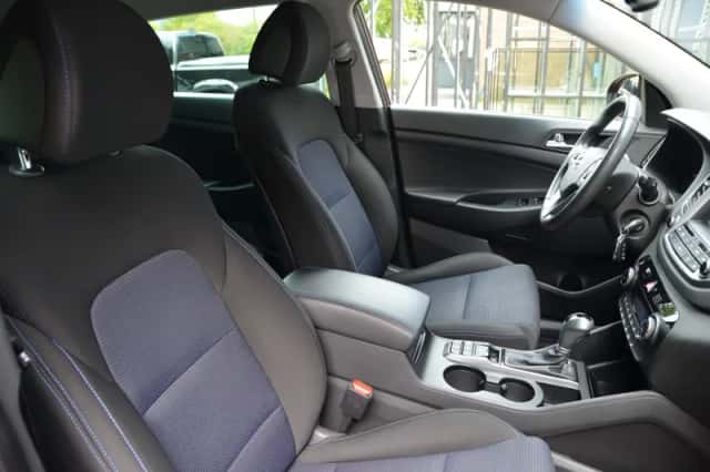 Hyundai Tucson (2016) thumbnail 2