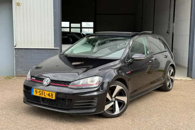 Volkswagen Golf (2013) thumbnail 1