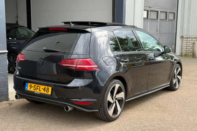Volkswagen Golf (2013) thumbnail 6