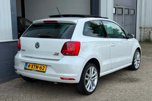Volkswagen Polo (2014) thumbnail 6