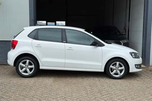 Volkswagen Polo (2011) thumbnail 4