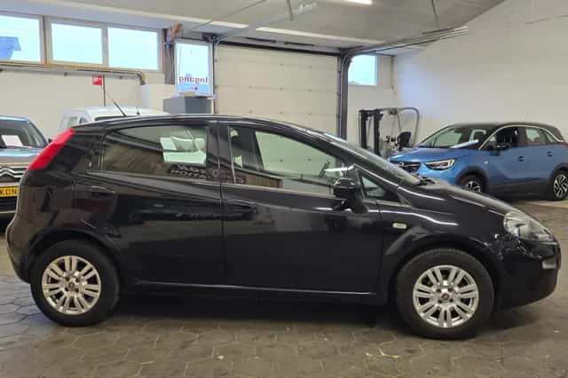 Fiat Punto (2016) thumbnail 5