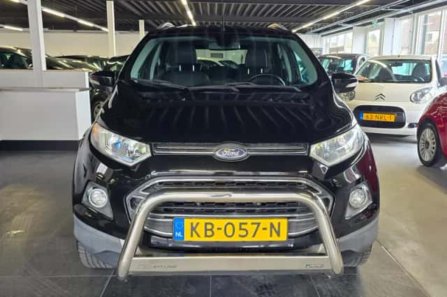 Ford EcoSport (2016) thumbnail 3