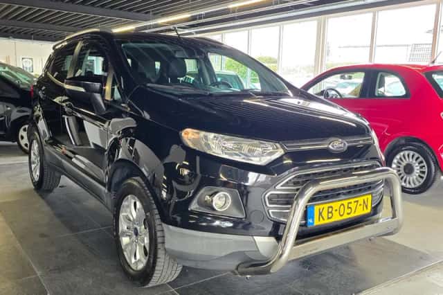 Ford EcoSport (2016) thumbnail 4