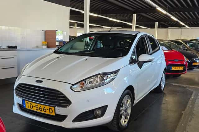 Ford Fiesta (2016) thumbnail 1