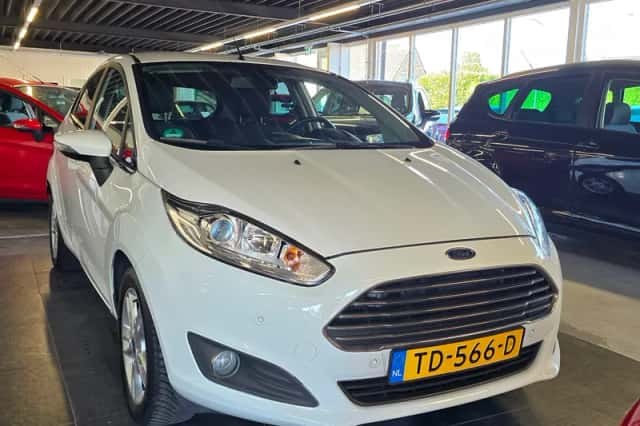 Ford Fiesta (2016) thumbnail 3