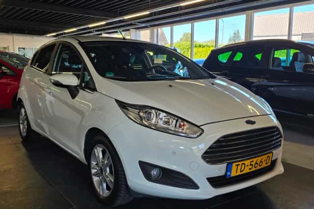 Ford Fiesta (2016) thumbnail 4