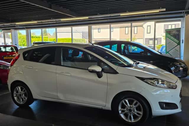 Ford Fiesta (2016) thumbnail 5