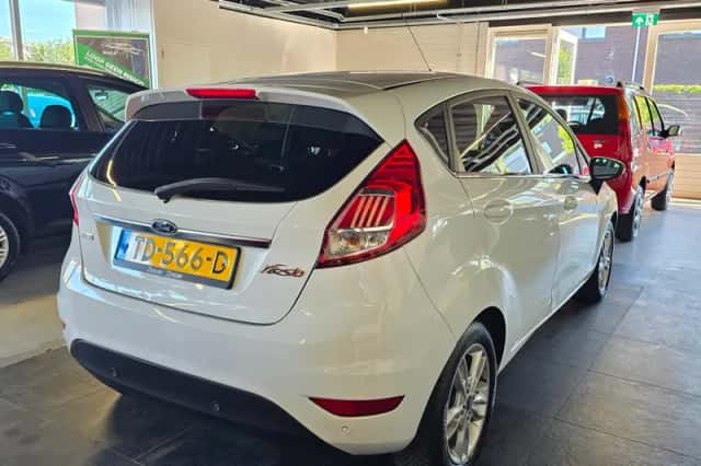 Ford Fiesta (2016) thumbnail 6