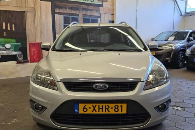 Ford Focus (2010) thumbnail 3