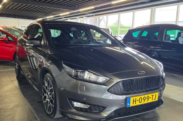 Ford Focus (2018) thumbnail 4