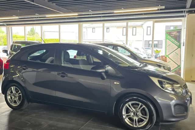 Kia Rio (2014) thumbnail 4