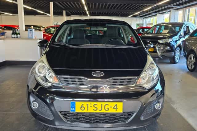 Kia Rio (2011) thumbnail 3