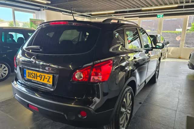 Nissan Qashqai (2009) thumbnail 6