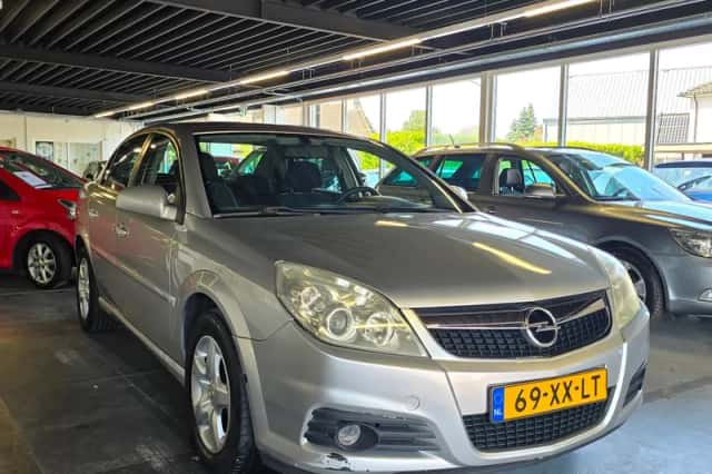 Opel Vectra (2007) thumbnail 5