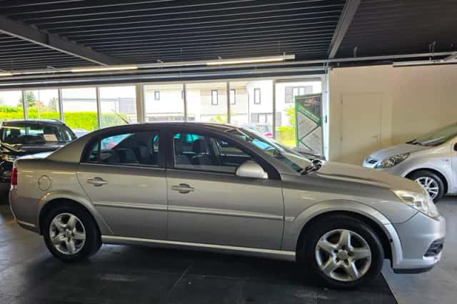 Opel Vectra (2007) thumbnail 6