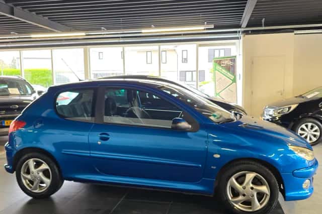 Peugeot 206 (2004) thumbnail 5