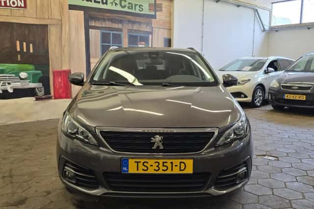 Peugeot 308 (2018) thumbnail 3