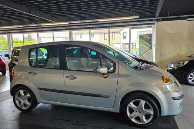 Renault Modus (2005) thumbnail 5