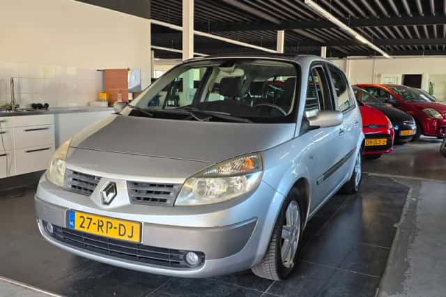 Renault Scénic (2005) thumbnail 1