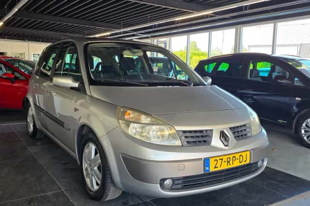 Renault Scénic (2005) thumbnail 4