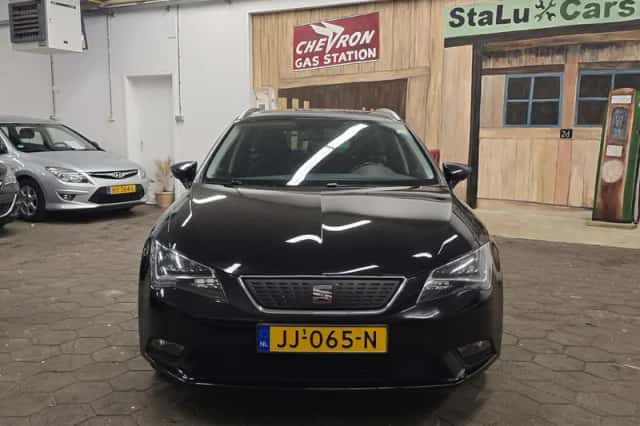 SEAT Leon (2016) thumbnail 3