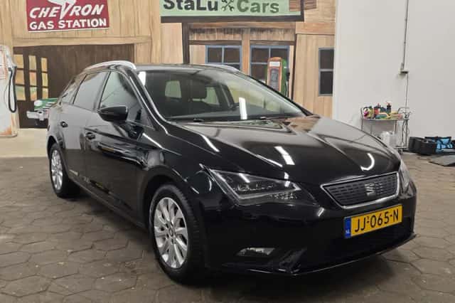 SEAT Leon (2016) thumbnail 4