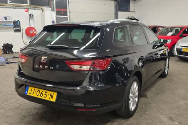 SEAT Leon (2016) thumbnail 6