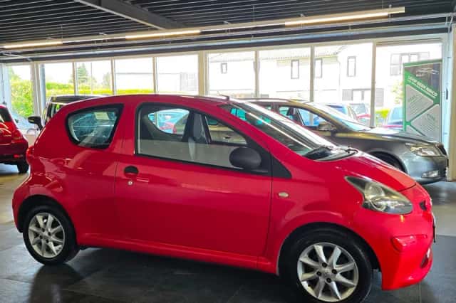 Toyota Aygo (2008) thumbnail 6