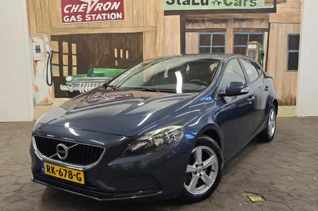 Volvo V40 (2017) thumbnail 1