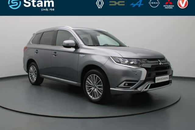 Mitsubishi Outlander (2021) thumbnail 1