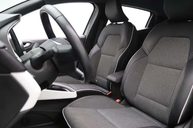 Renault Clio (2023) thumbnail 5