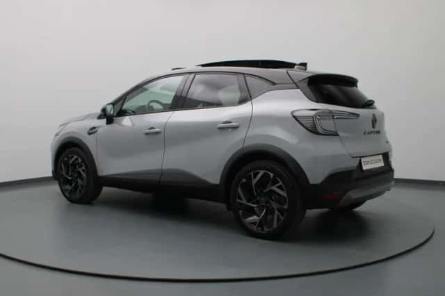 Renault Captur (2025) thumbnail 2