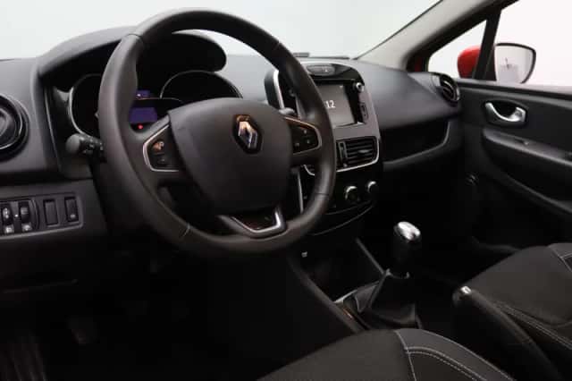 Renault Clio (2019) thumbnail 3