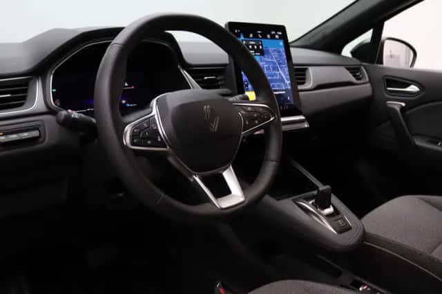 Renault Captur (2025) thumbnail 3