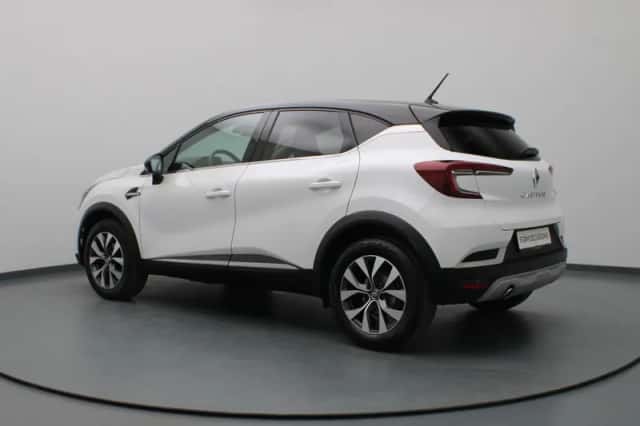 Renault Captur (2021) thumbnail 2