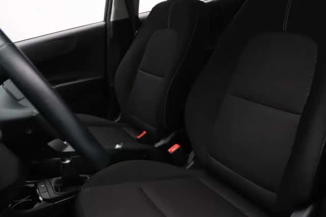 Kia Picanto (2021) thumbnail 5