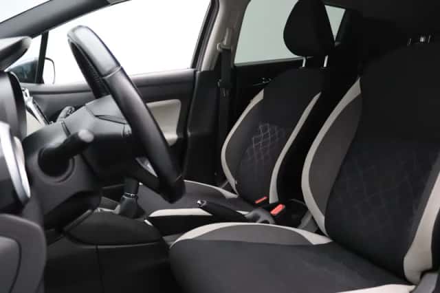 Nissan Micra (2019) thumbnail 4