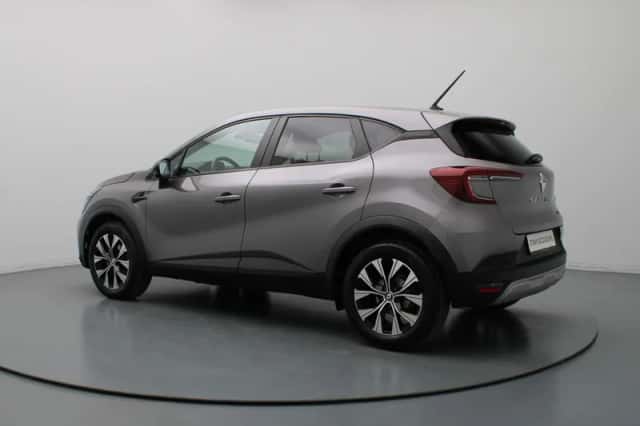 Renault Captur (2023) thumbnail 2