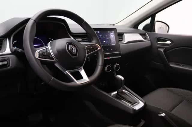 Renault Captur (2023) thumbnail 3