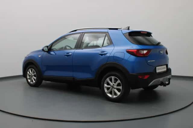 Kia Stonic (2021) thumbnail 2