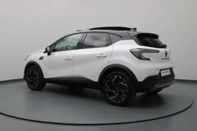 Renault Captur (2025) thumbnail 2