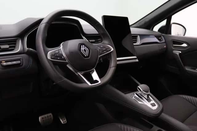 Renault Captur (2025) thumbnail 3