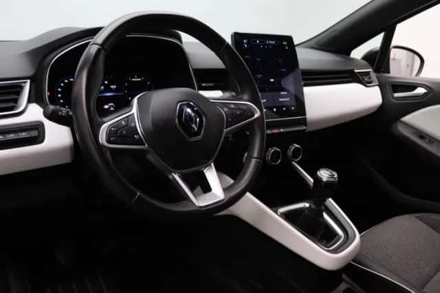 Renault Clio (2022) thumbnail 3