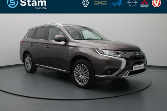 Mitsubishi Outlander (2021) thumbnail 1