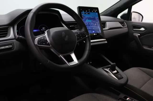 Renault Captur (2025) thumbnail 3
