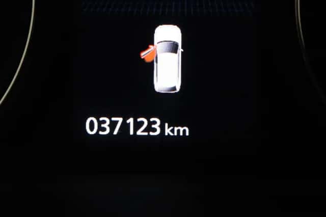 Mitsubishi Outlander (2021) thumbnail 4