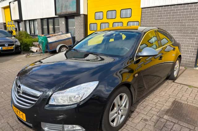 Opel Insignia (2012) thumbnail 2